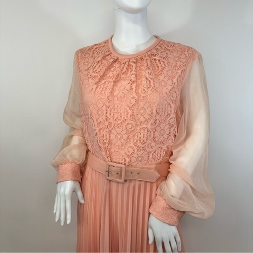 Vintage Peach/Pink Two Piece Pleated Lace Dress With Lace Vest